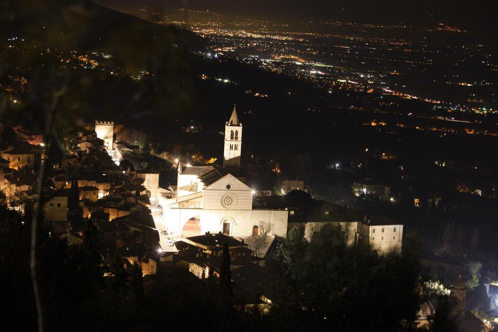 Magnifica Luxury Suites Assisi Bagian luar foto